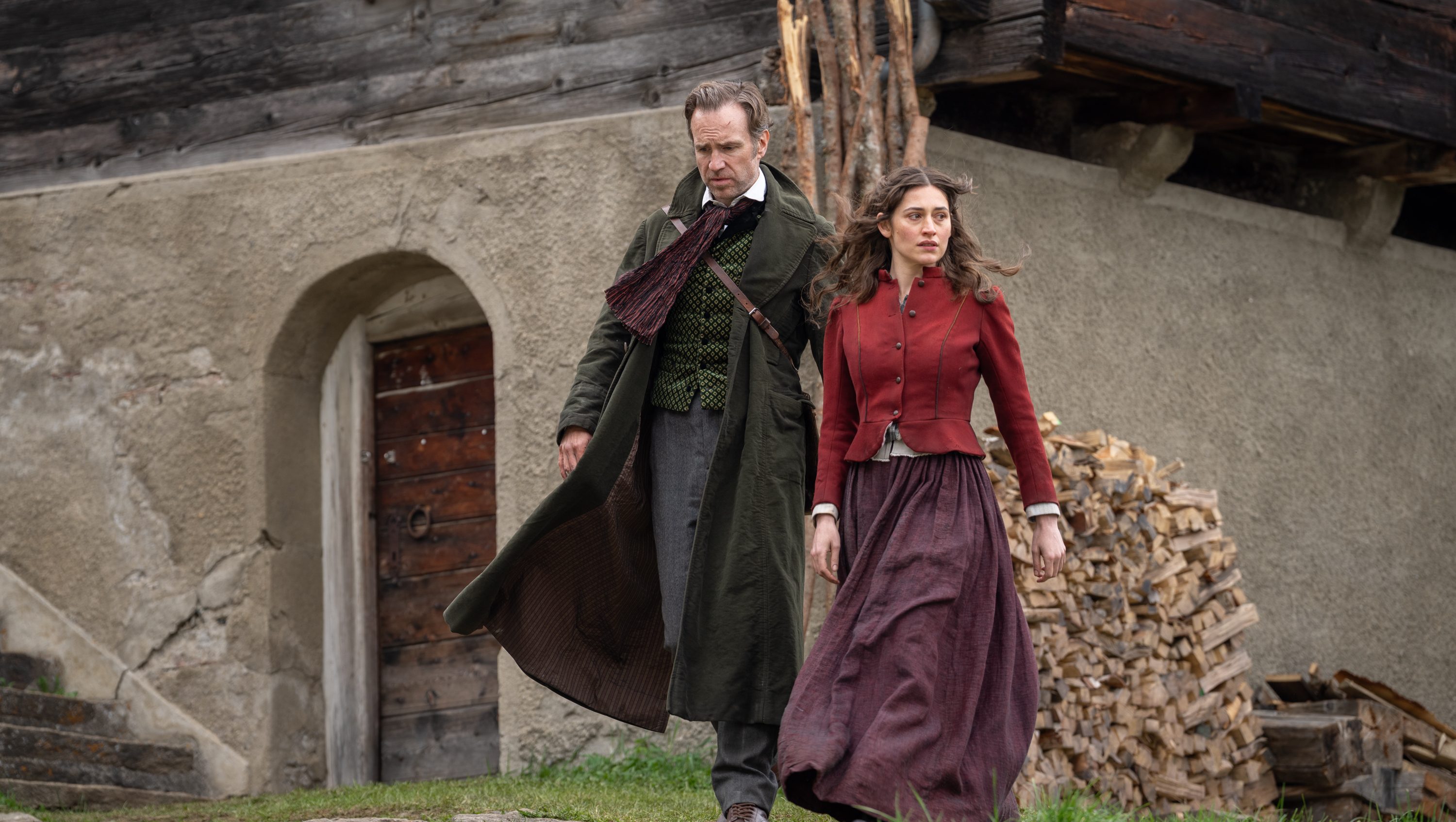 THE DEATH OF SHERLOCK HOLMES Photo Credit Fabienne Berchtold c Silver Reel e1778221933599
